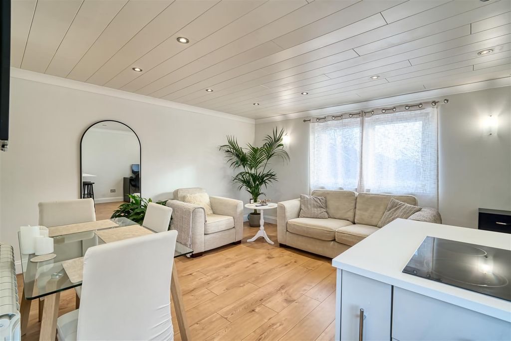 Property photo 2 of 10 Sny07071_Hdr.Jpg