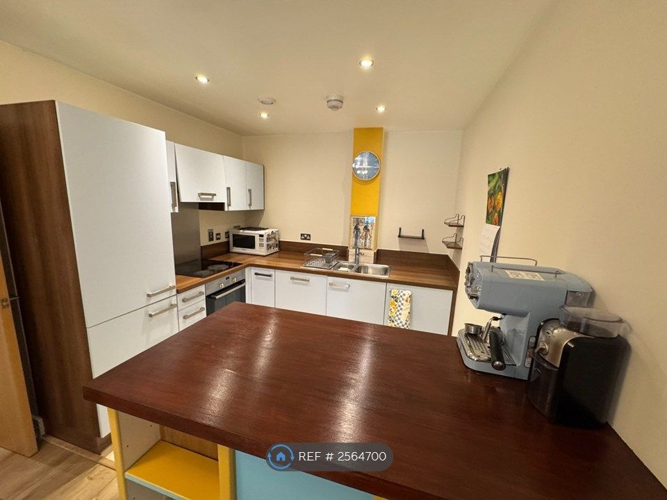 Property photo 3 of 8 Kitchen
