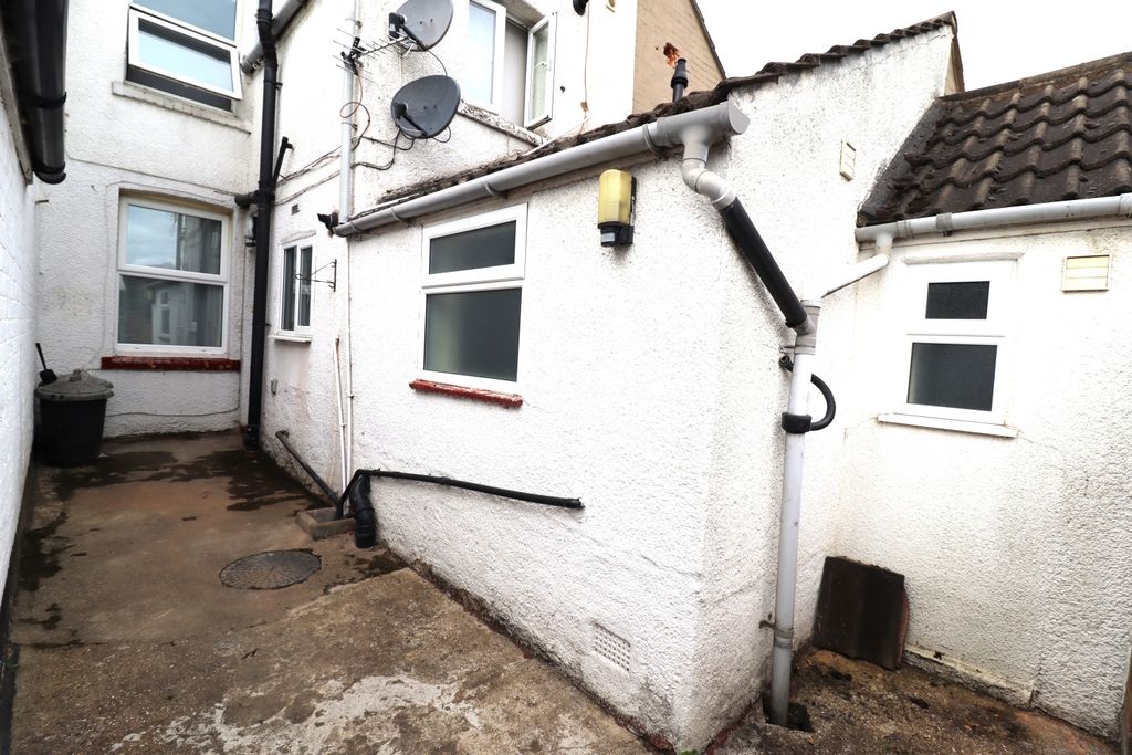 Property photo 1 of 7 6A St Martins Front