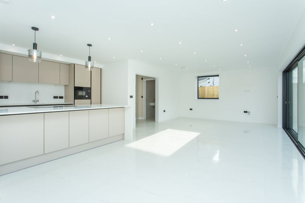 Property photo 2 of 29 Picture 2