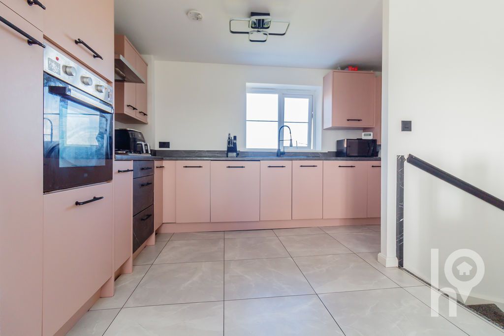 Property photo 3 of 7 Photo 1