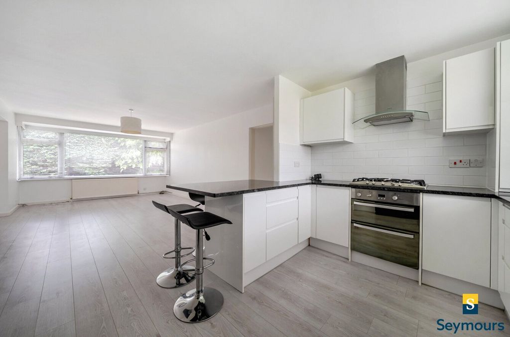 Property photo 2 of 20 Open Plan Living