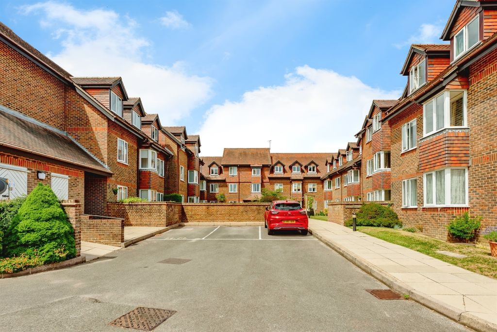 Additional image 8 of 1 bed flat for salePortland Road, East Grinstead RH19