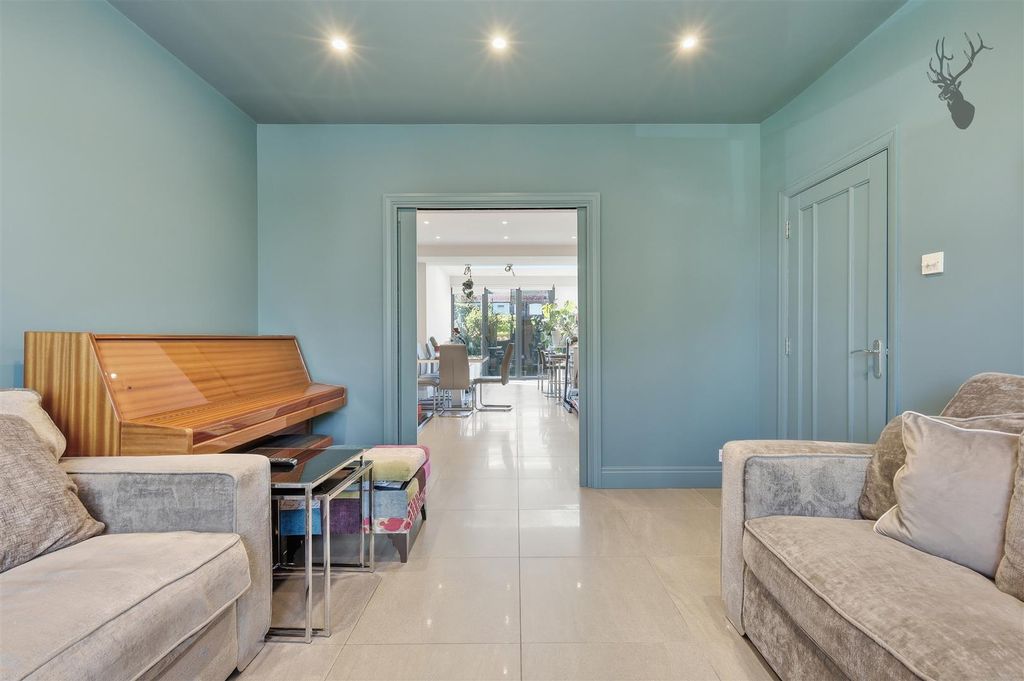 Property photo 3 of 20