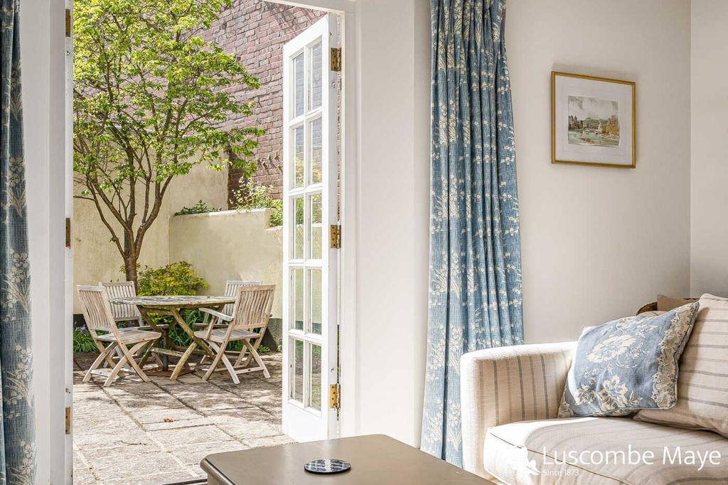 Property photo 3 of 26