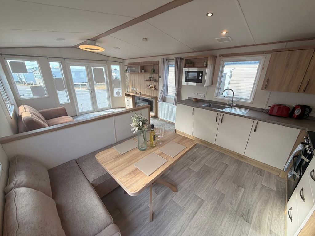 Property photo 2 of 8 Abi Fairlight 2018 Car0025656 145018037.Jpeg