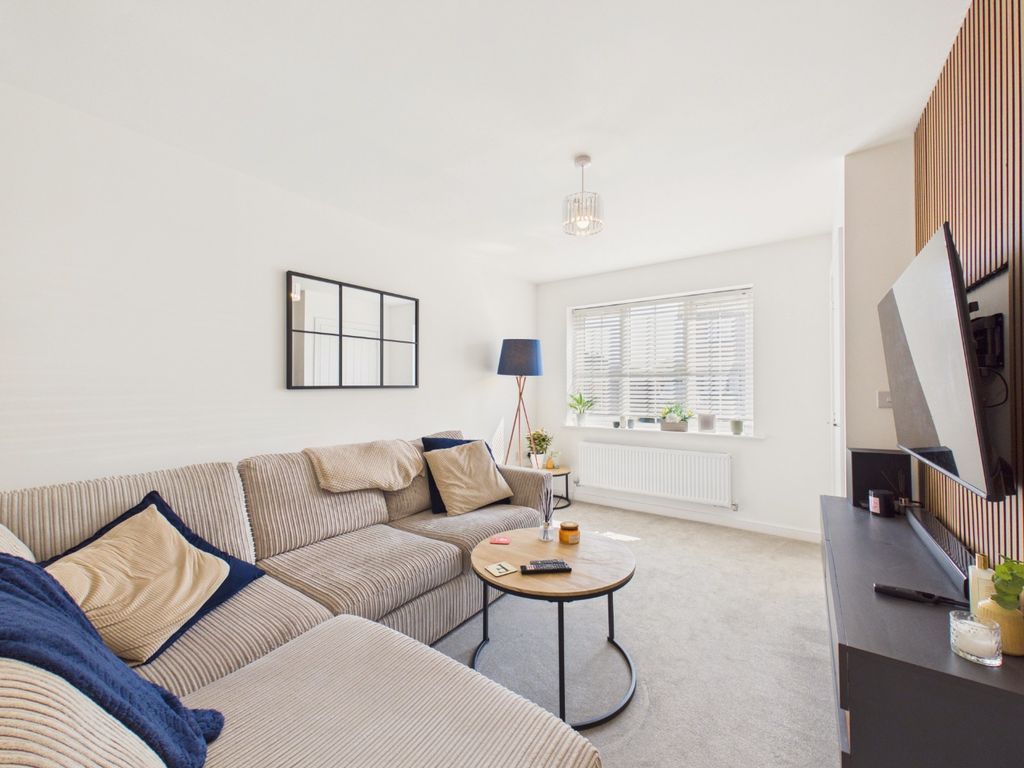 Property photo 2 of 18 5051632