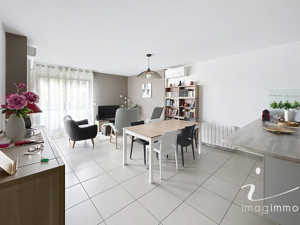 Property photo 1 of 8 Bright, Modern Apartment With A Large Terrace 3 Rooms 65.85 m2