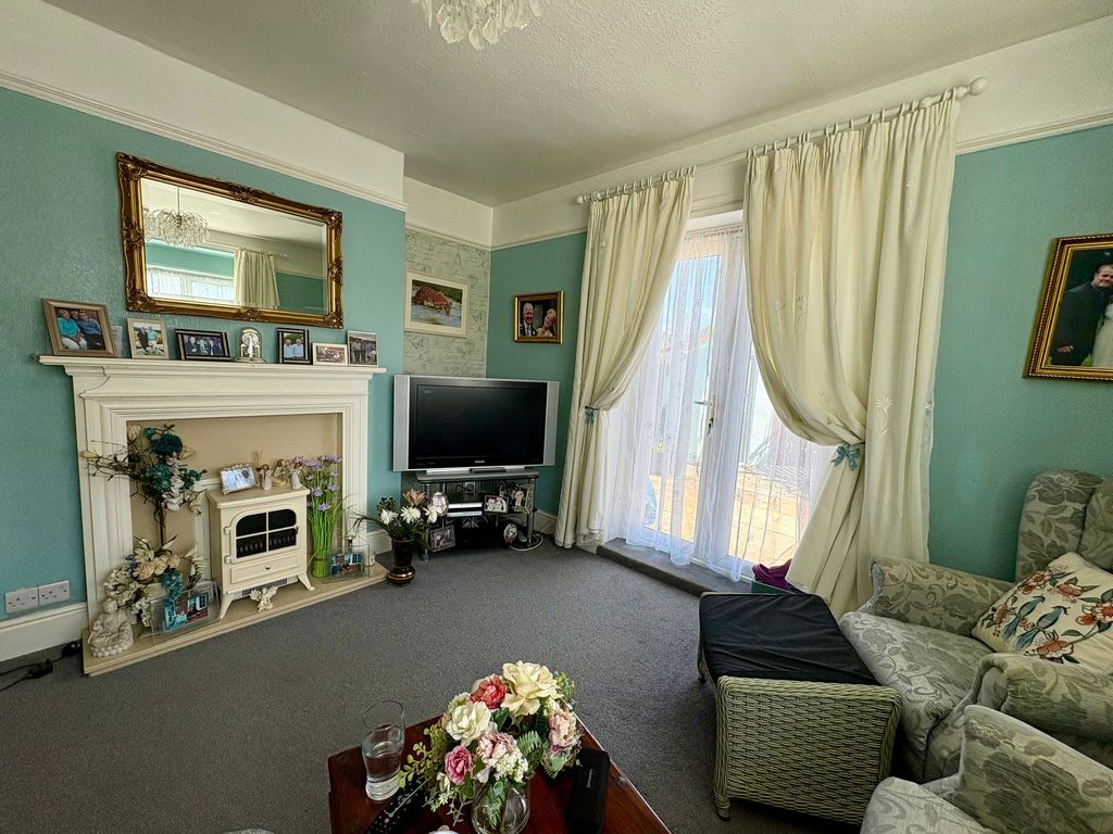 Property photo 3 of 49