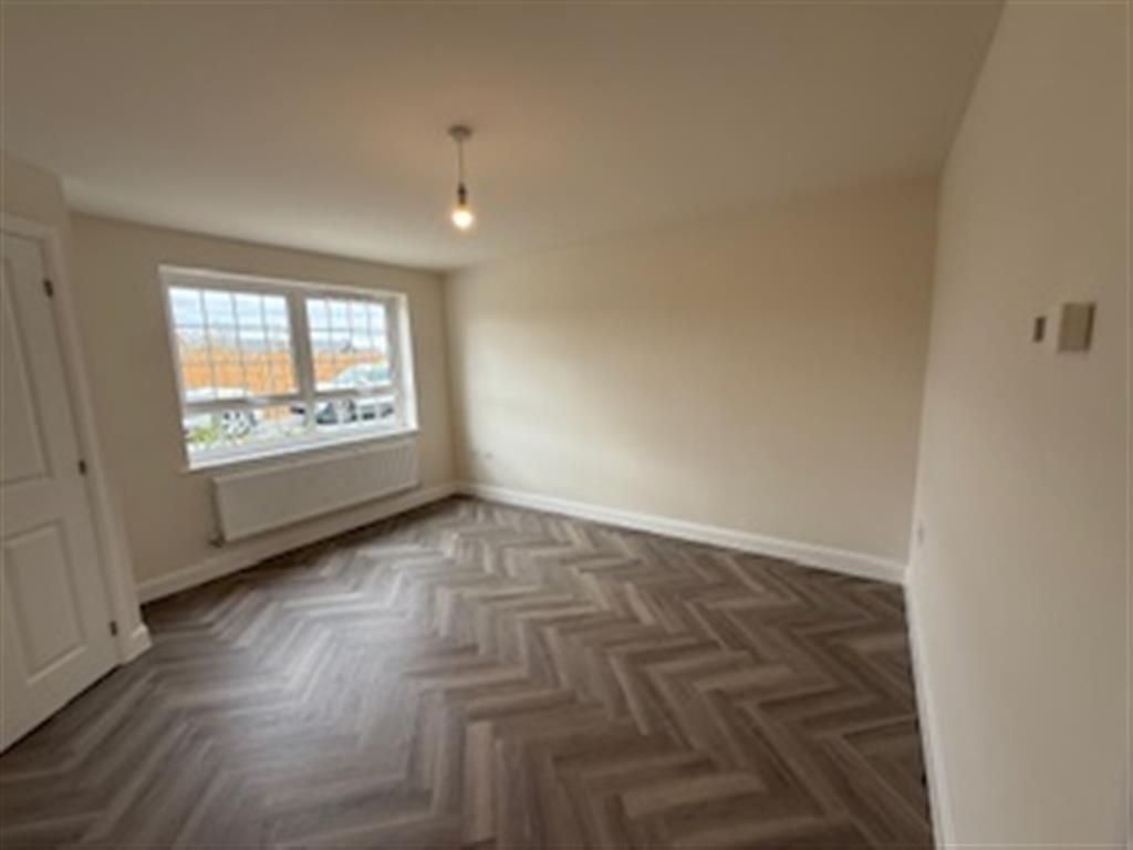 Property photo 2 of 11 Living Room