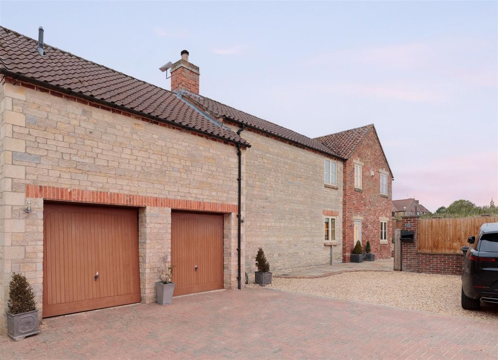 Property photo 1 of 25 External 2.Jpg