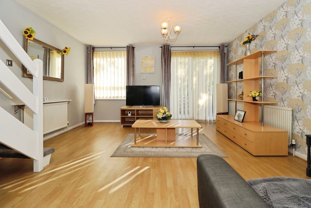 Property photo 3 of 18 Pbox-Img.Jpg