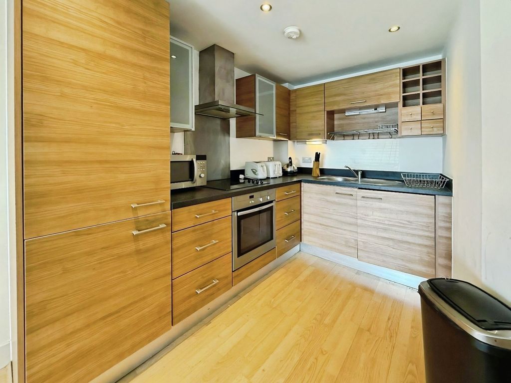 Property photo 3 of 7 Picture No. 24