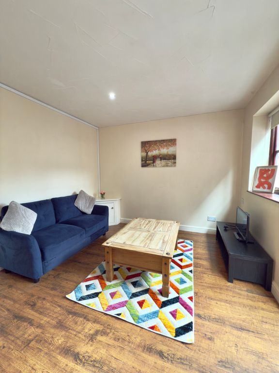 Property photo 2 of 6