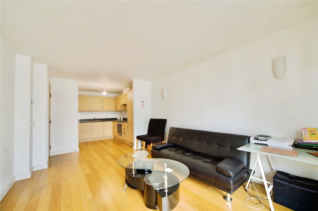 Property photo 2 of 13 Lounge