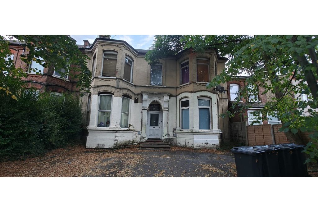 Property photo 3 of 3