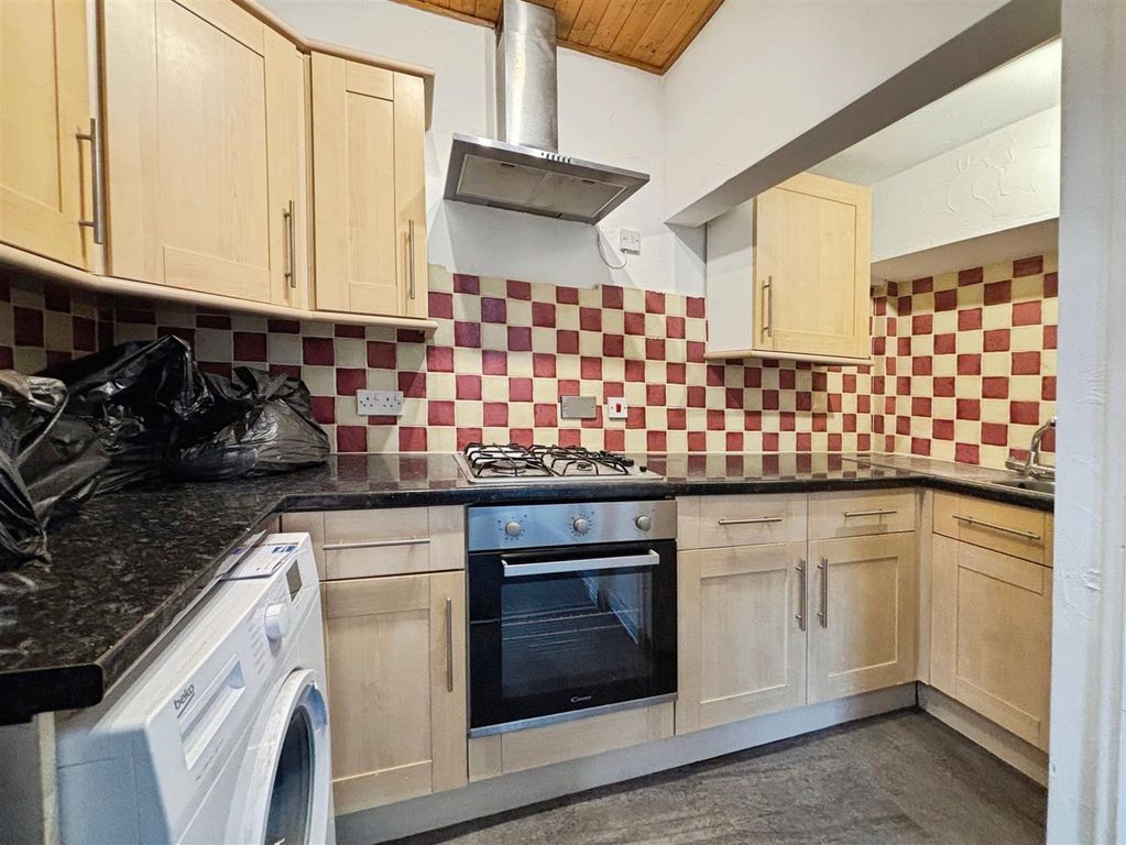 Property photo 2 of 12 Kitchen