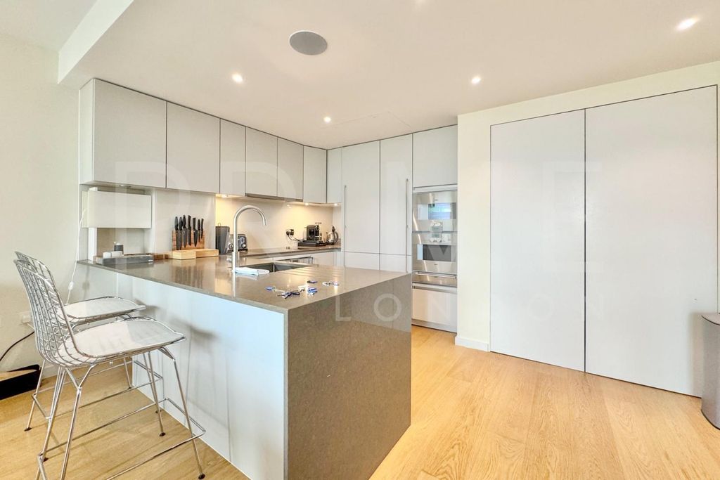 Property photo 2 of 13 Qw1B3.Jpg