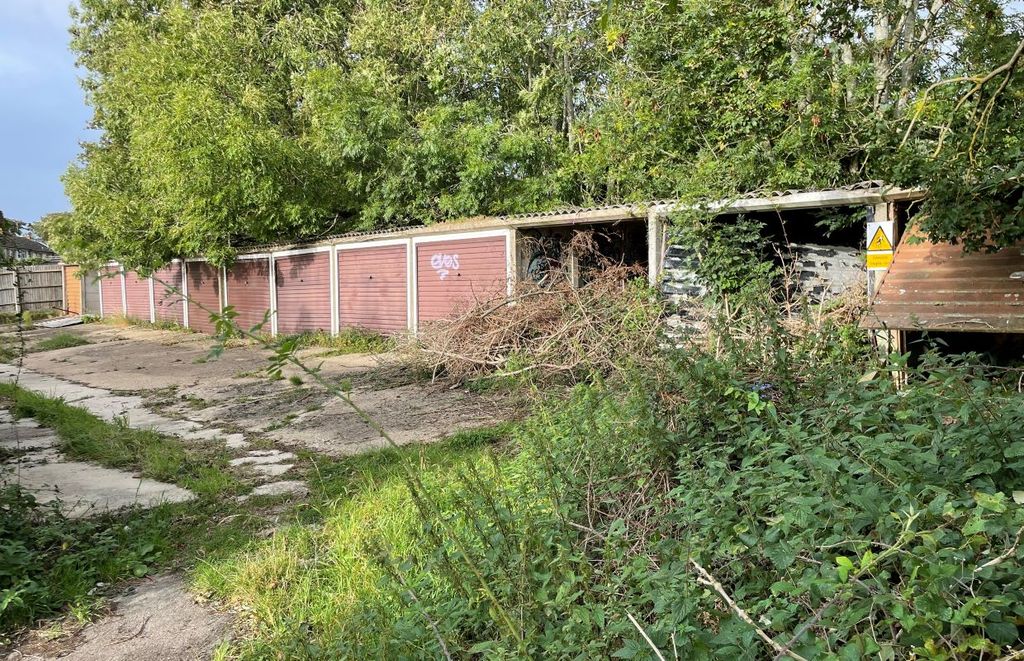 Property photo 3 of 5