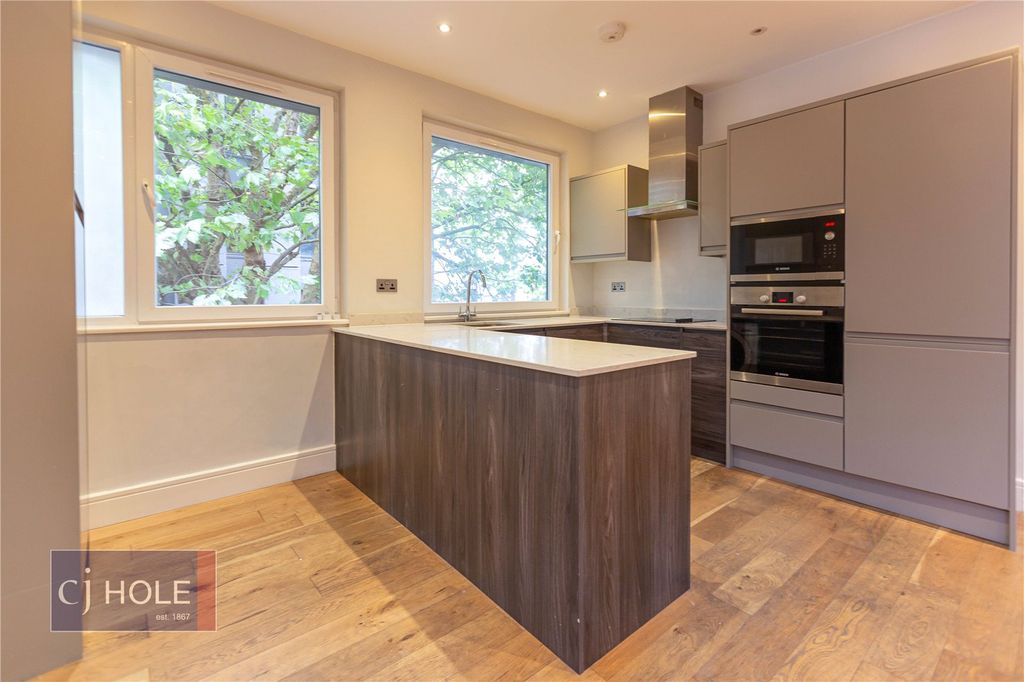 Property photo 2 of 14 Picture No. 27