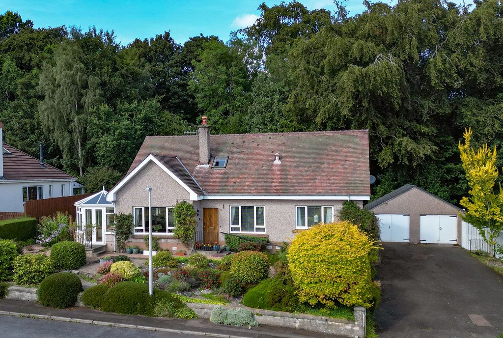 Property photo 3 of 31