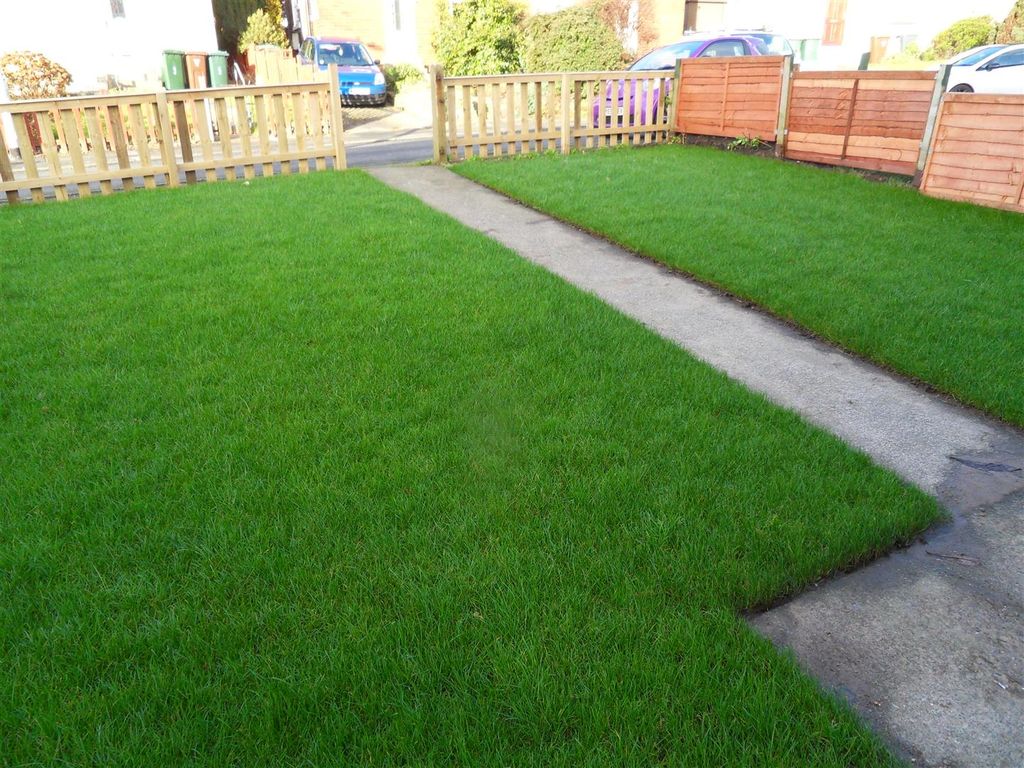 Property photo 3 of 9 External