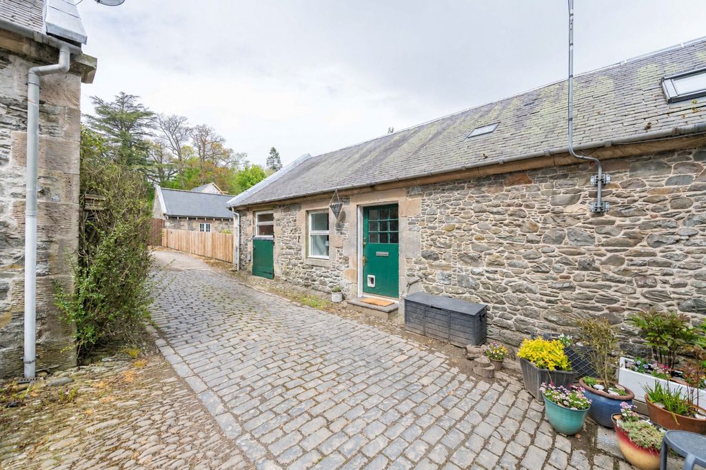 Property photo 1 of 28 External