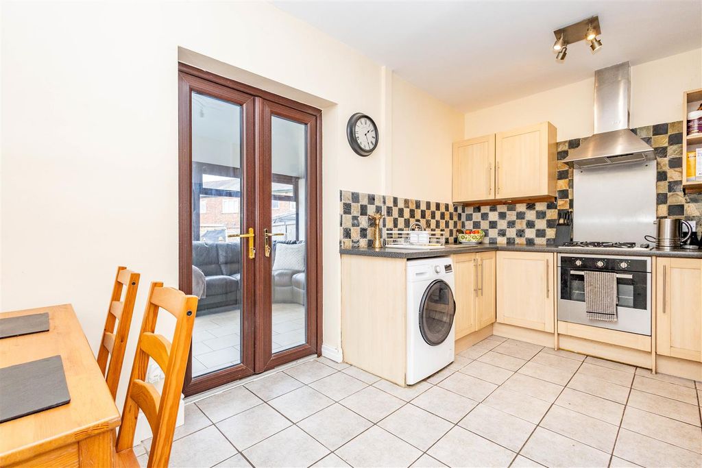 Property photo 2 of 16 Kitchen/Diner