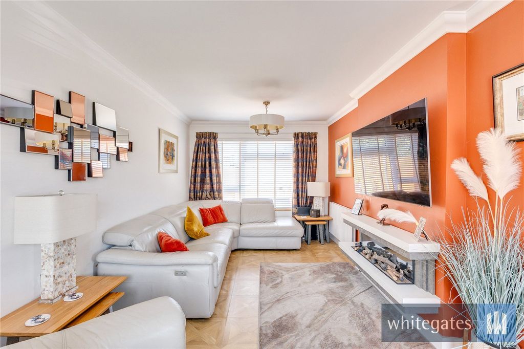Property photo 3 of 19 Picture No. 06