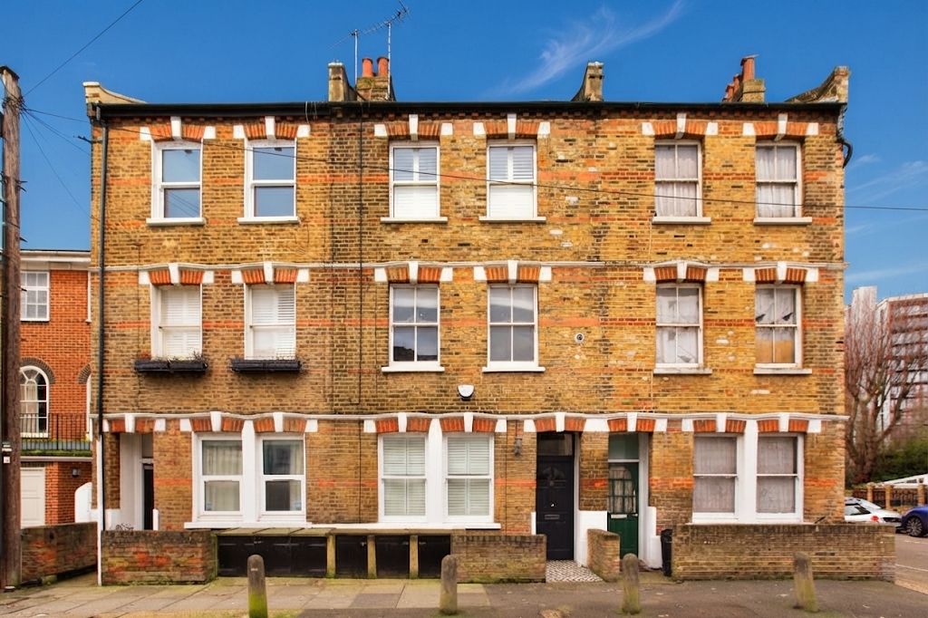 Property photo 1 of 11
