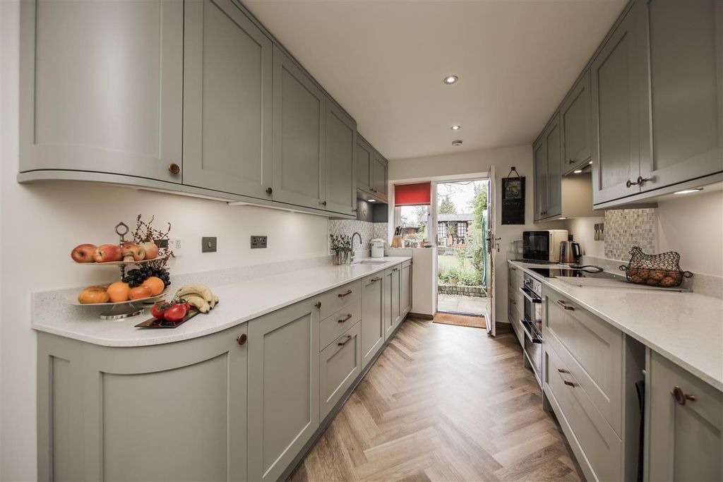 Property photo 3 of 20 Kitchen/Diner