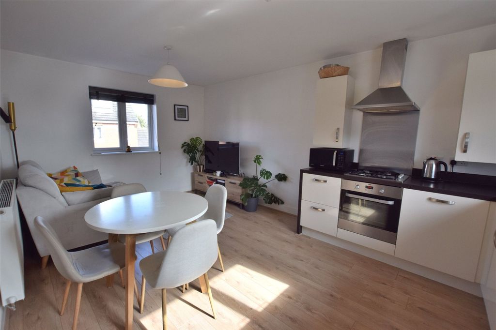 Property photo 2 of 11