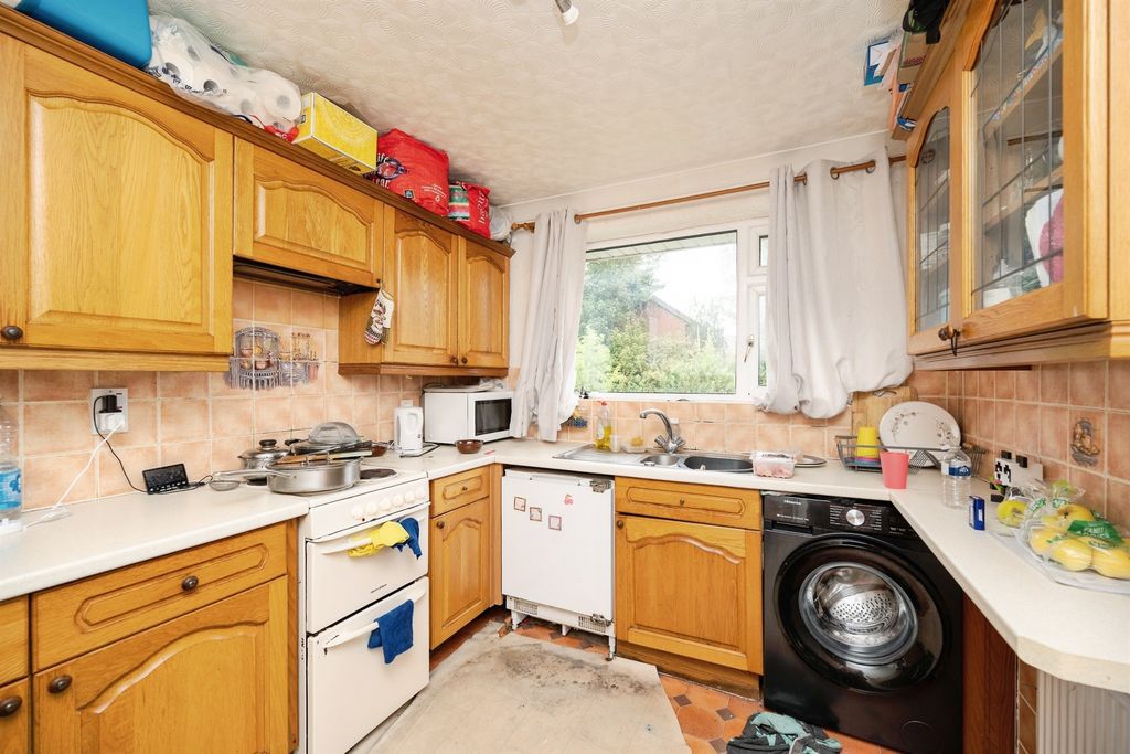 Property photo 3 of 12
