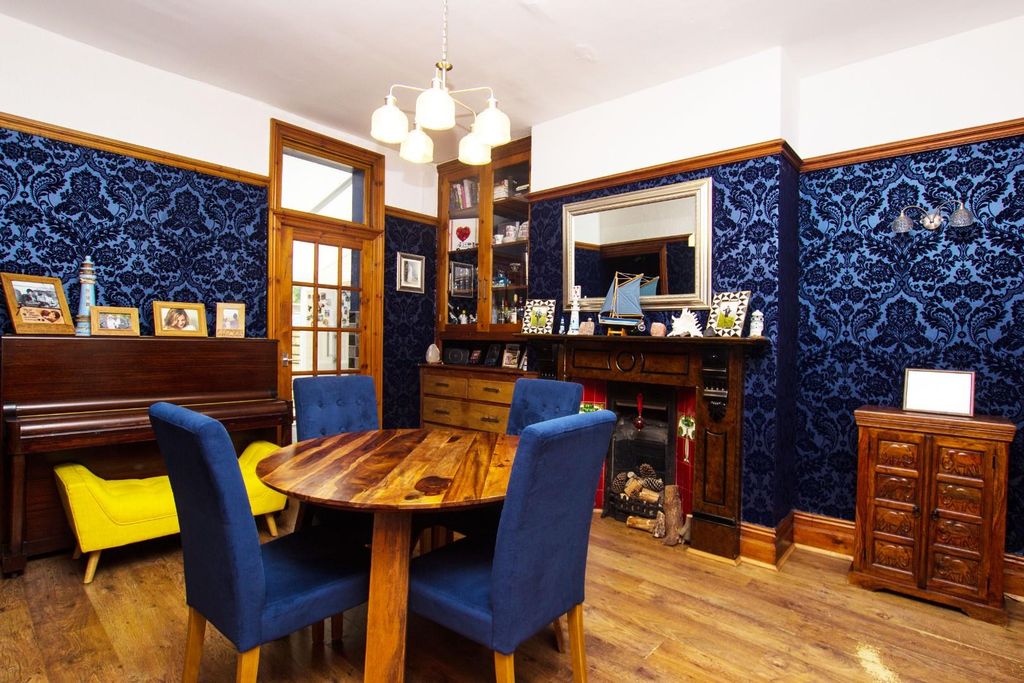 Property photo 1 of 18 Almond Street (10).Jpg