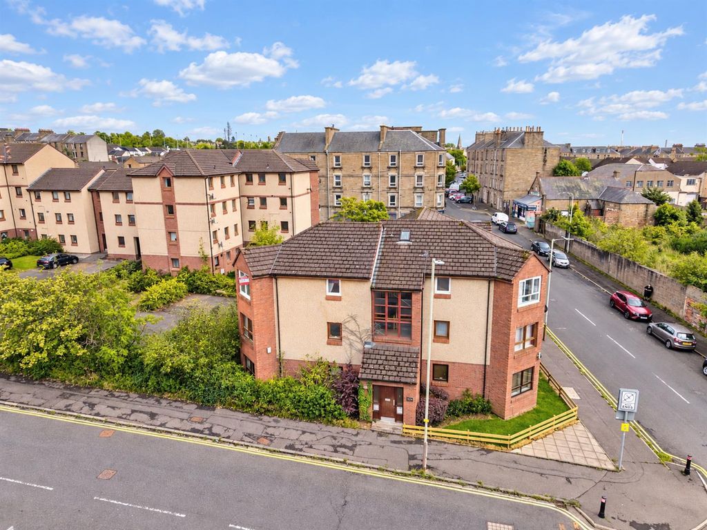 Property photo 2 of 14 68 Dundonald Court Dundee New Exts-2.Jpg