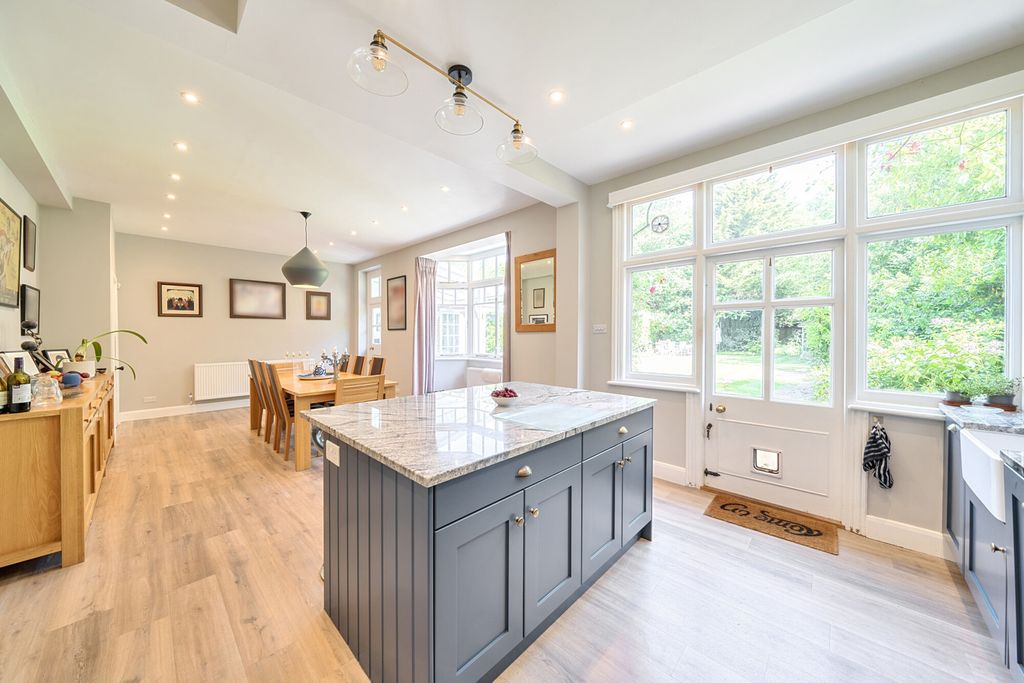 Property photo 2 of 21 1465030-17-6A1597...