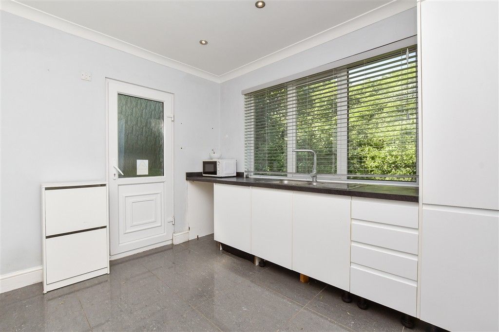 Property photo 2 of 14 Kitchen