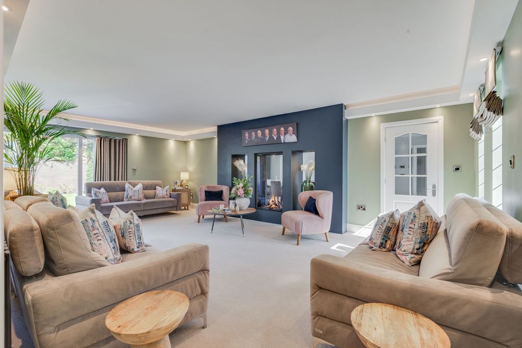 Property photo 2 of 56