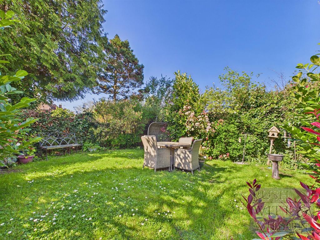 Property photo 2 of 31