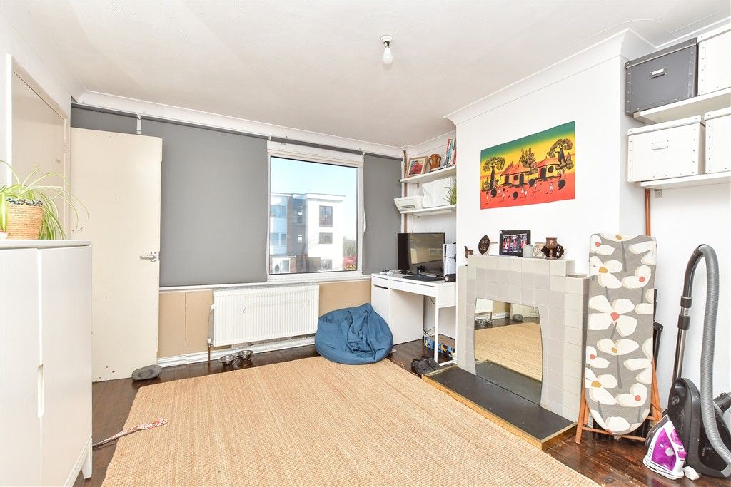 Property photo 2 of 12 Lounge