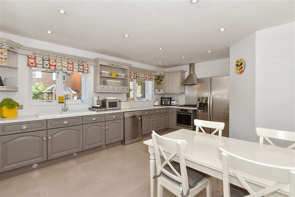 Property photo 1 of 15 Kitchen/Breakfast Room