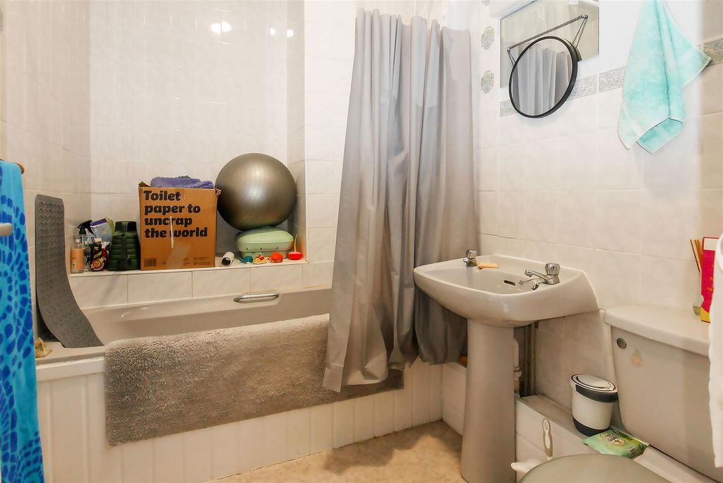 Additional image 10 of 2 bed maisonette for saleSouth Terrace, Littlehampton BN17