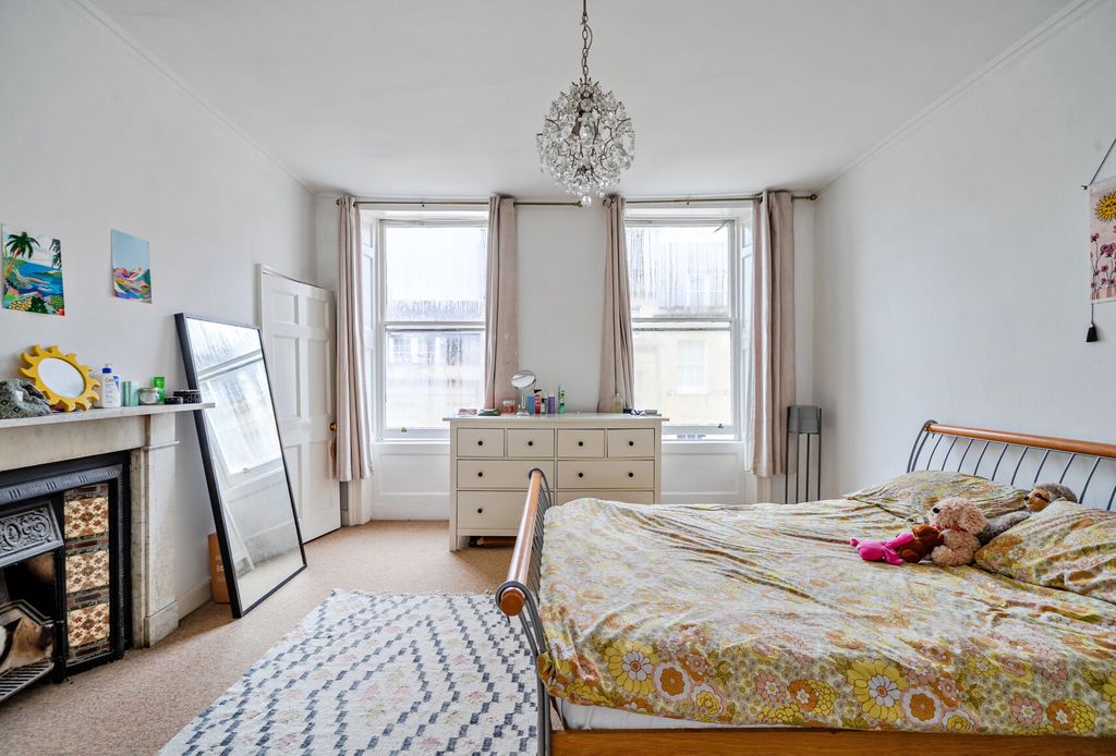 Property photo 3 of 15 1394637-6-6968B90...