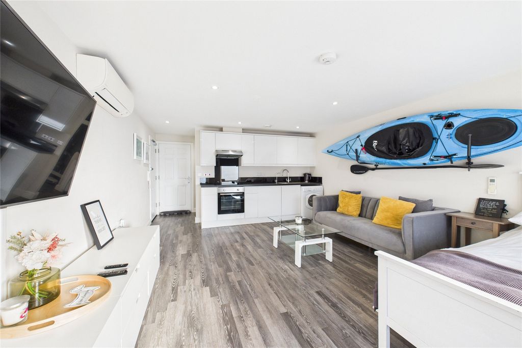 Property photo 2 of 6 Picture No. 03