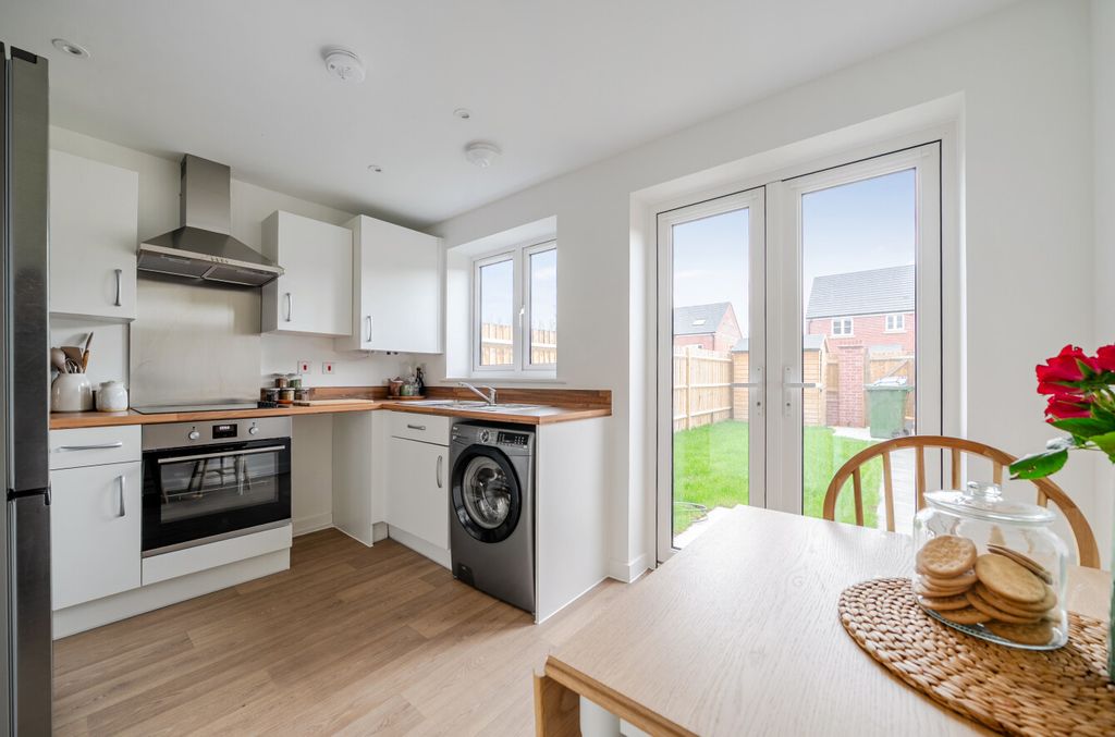 Property photo 2 of 15 1528272-9-1A0ee4d...