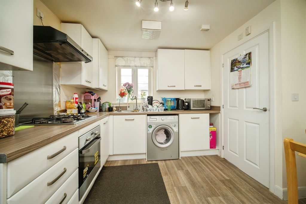 Property photo 3 of 13