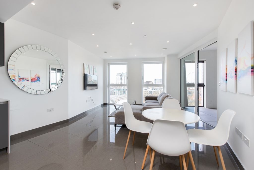 Property photo 2 of 11 Conquest Tower F5...