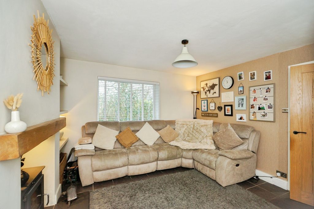 Property photo 3 of 20 Pbox-Img.Jpg