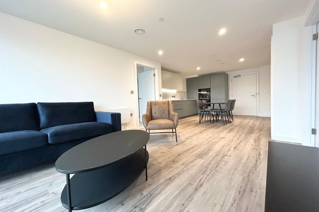 Property photo 1 of 13 (Main)