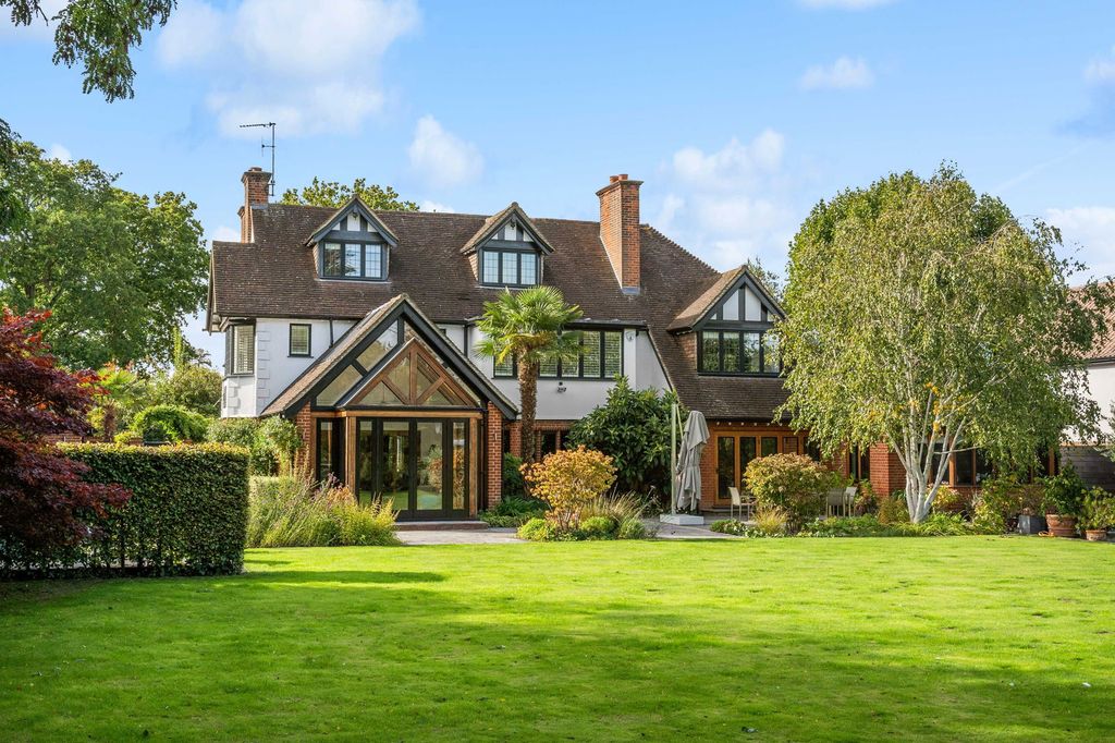 Property photo 3 of 89